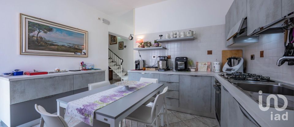 Casale 6 locali di 235 m² in Lagosanto (44023)
