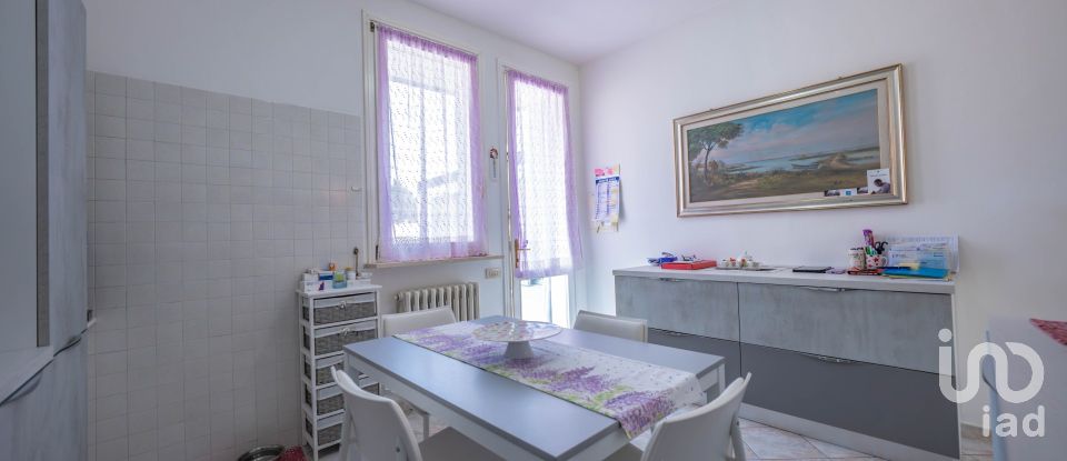 Casale 6 locali di 235 m² in Lagosanto (44023)