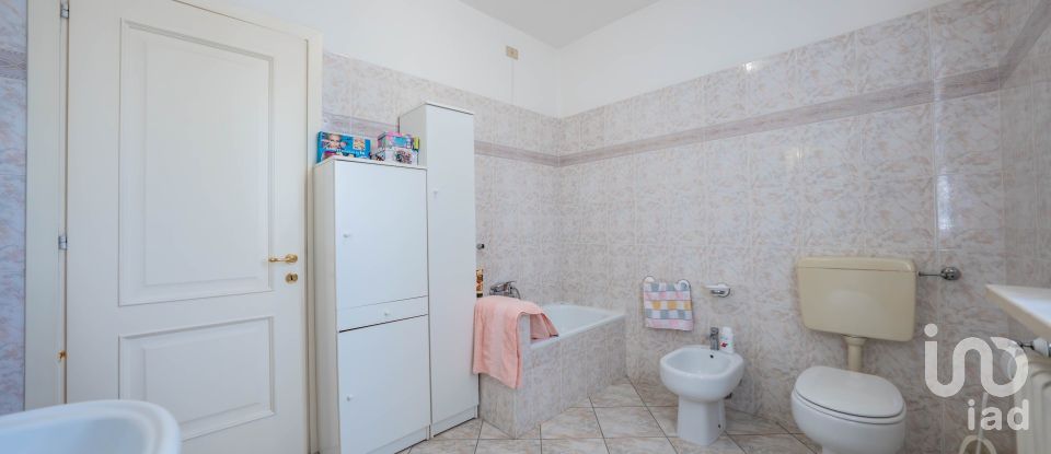 Casale 6 locali di 235 m² in Lagosanto (44023)