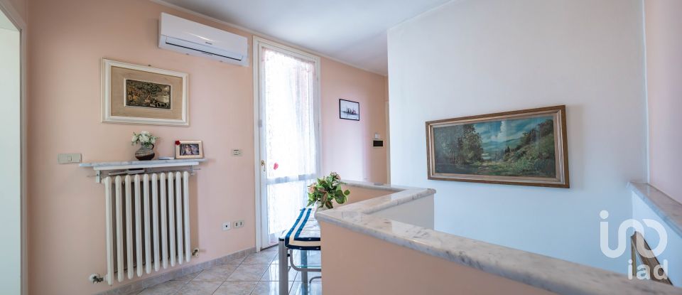 Casale 6 locali di 235 m² in Lagosanto (44023)