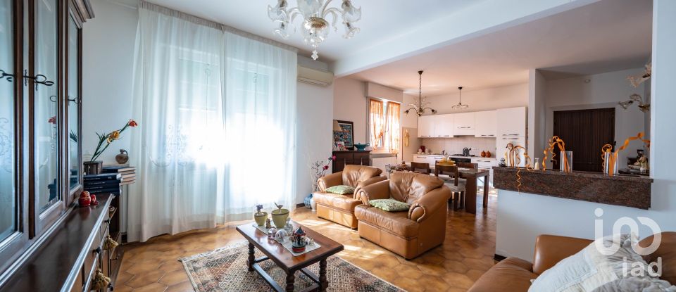 Three-room apartment of 102 m² in Portomaggiore (44015)