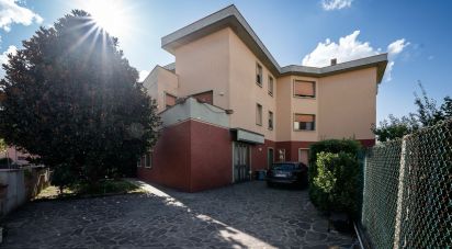 Casale 14 locali di 355 m² in Campi Bisenzio (50013)
