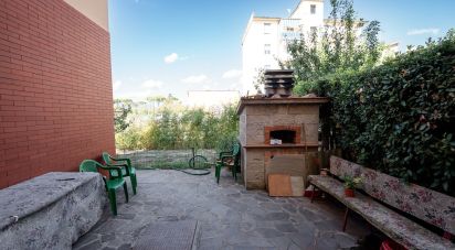 Casale 14 locali di 355 m² in Campi Bisenzio (50013)