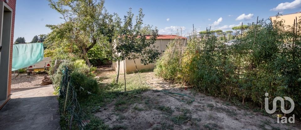 Casale 14 locali di 355 m² in Campi Bisenzio (50013)