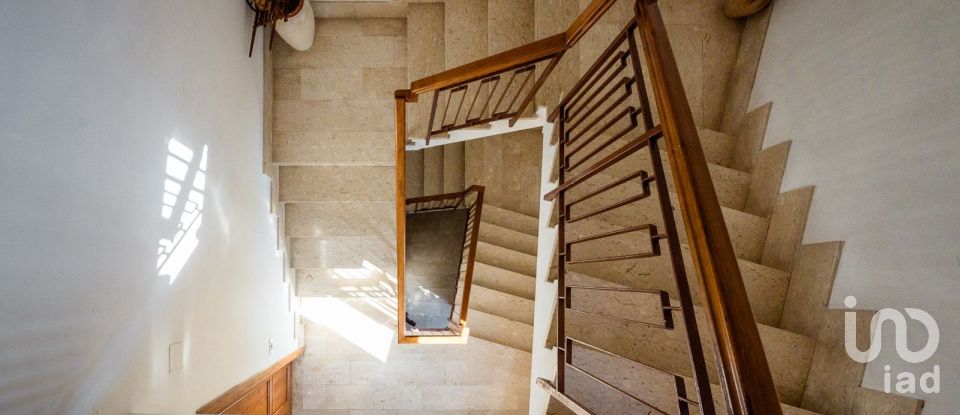 Casale 14 locali di 355 m² in Campi Bisenzio (50013)