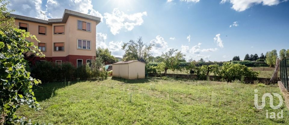 Casale 14 locali di 355 m² in Campi Bisenzio (50013)