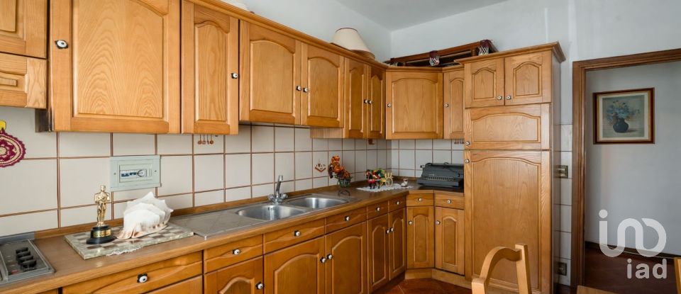 Casale 14 locali di 355 m² in Campi Bisenzio (50013)