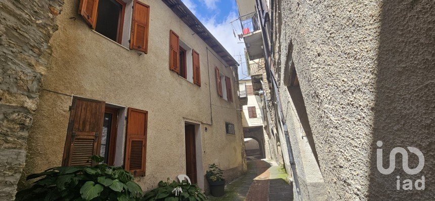 Casa di paese 4 locali di 100 m² in Cosio d'Arroscia (18023)