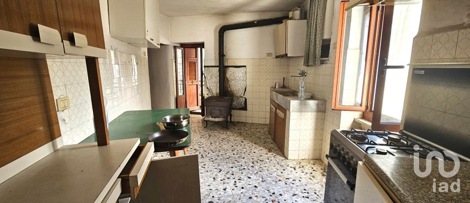 Casa di paese 4 locali di 100 m² in Cosio d'Arroscia (18023)