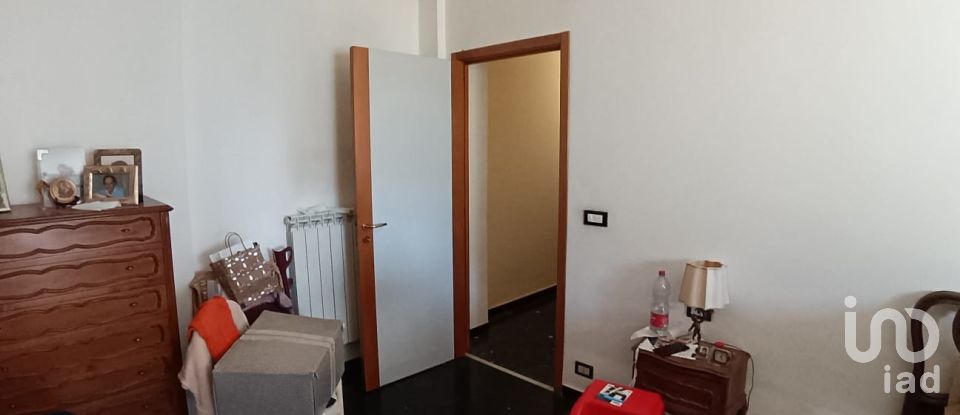 Apartment 7 rooms of 130 m² in Genova (16131)