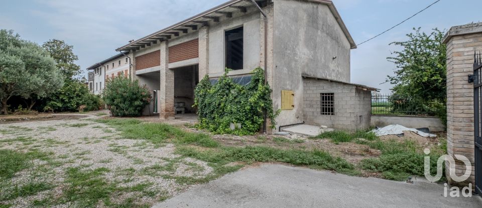 Country home 10 rooms of 460 m² in Castel Goffredo (46042)