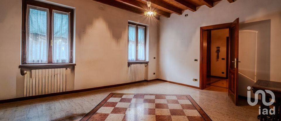 Country home 10 rooms of 460 m² in Castel Goffredo (46042)