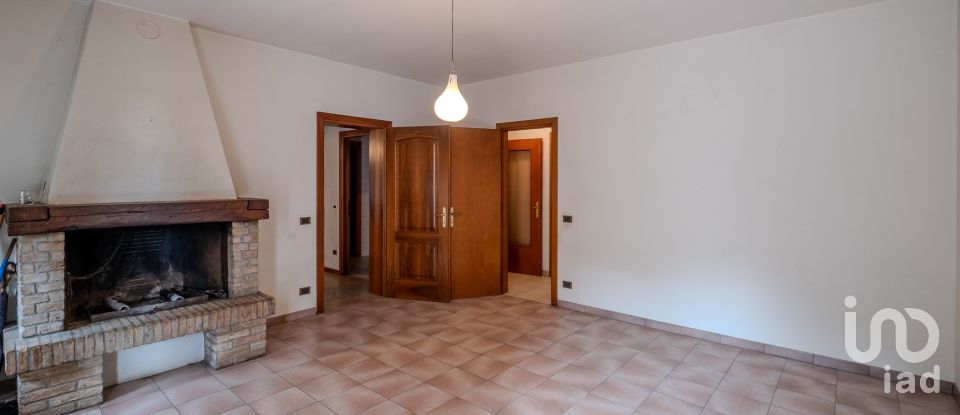 Country home 10 rooms of 460 m² in Castel Goffredo (46042)