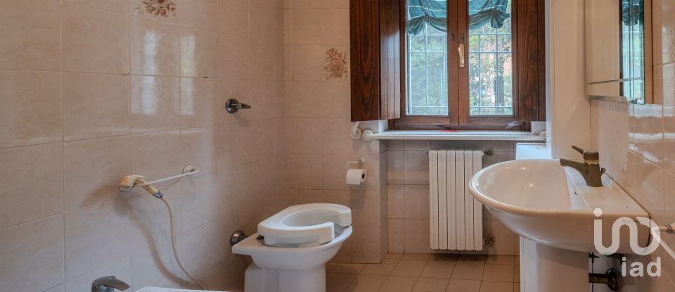 Country home 10 rooms of 460 m² in Castel Goffredo (46042)