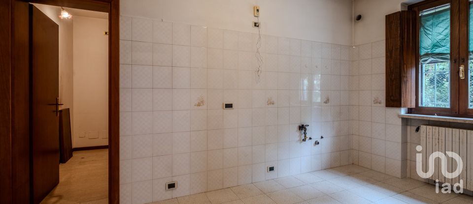 Country home 10 rooms of 460 m² in Castel Goffredo (46042)