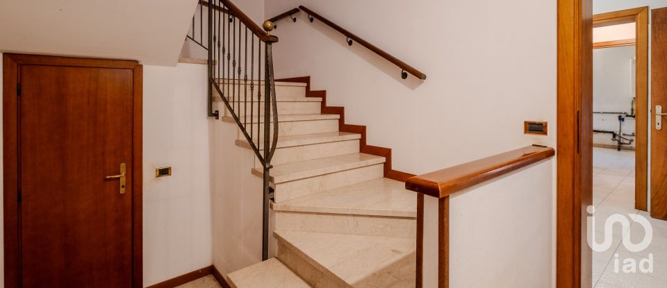 Country home 10 rooms of 460 m² in Castel Goffredo (46042)