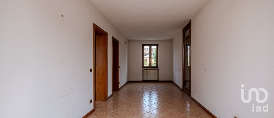 Country home 10 rooms of 460 m² in Castel Goffredo (46042)