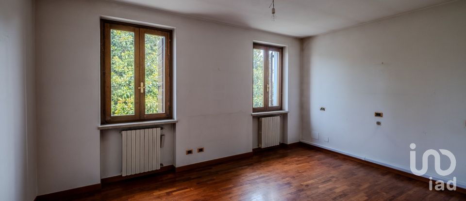 Country home 10 rooms of 460 m² in Castel Goffredo (46042)