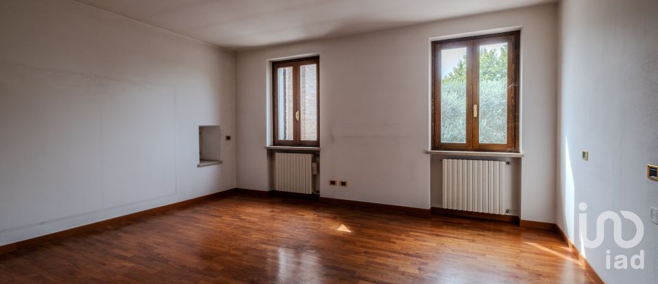 Country home 10 rooms of 460 m² in Castel Goffredo (46042)