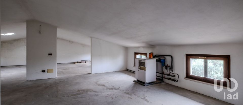 Country home 10 rooms of 460 m² in Castel Goffredo (46042)