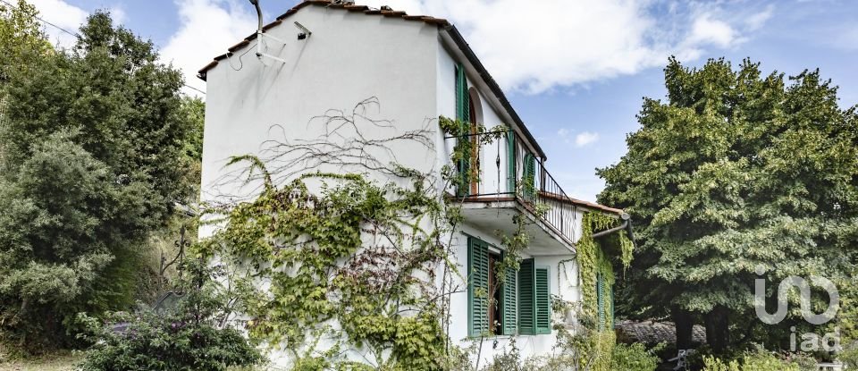Casa indipendente 21 locali di 600 m² in Pistoia (51100)