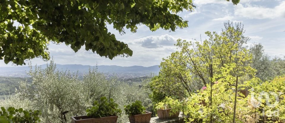 Casa indipendente 21 locali di 600 m² in Pistoia (51100)