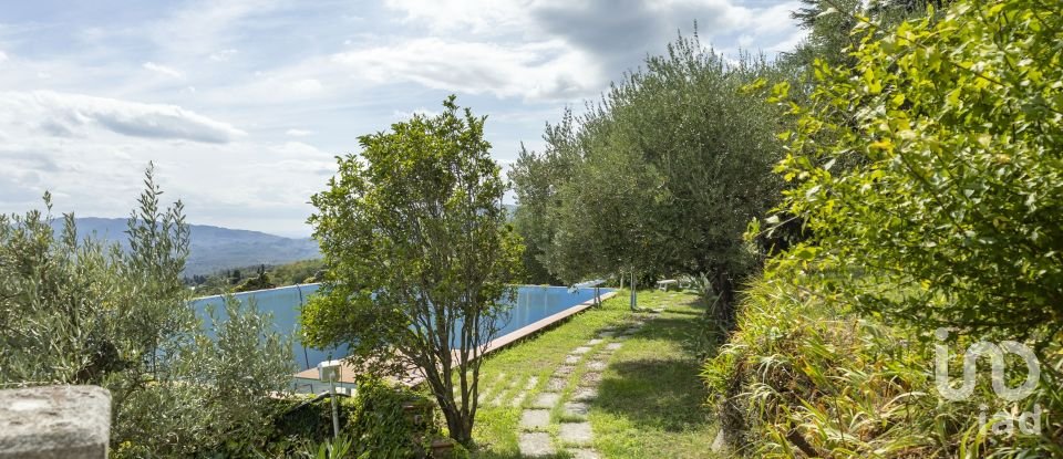 Casa indipendente 21 locali di 600 m² in Pistoia (51100)