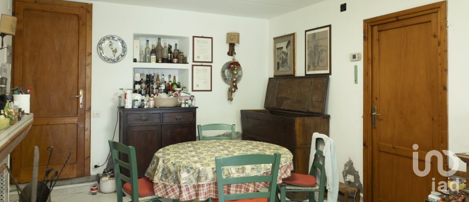 Casa indipendente 21 locali di 600 m² in Pistoia (51100)