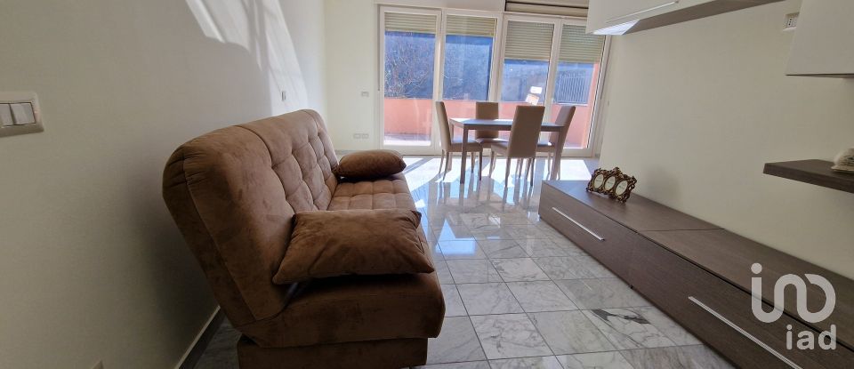 Two-room apartment of 64 m² in Genova (16133)