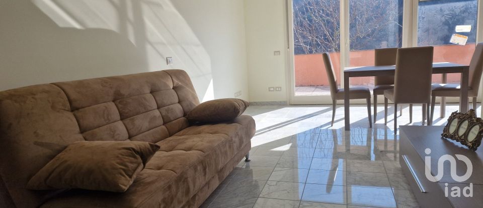 Two-room apartment of 64 m² in Genova (16133)