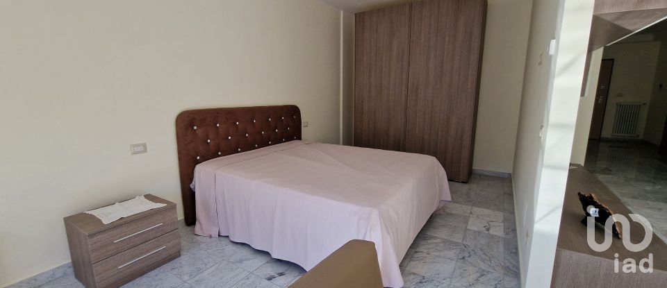 Two-room apartment of 64 m² in Genova (16133)