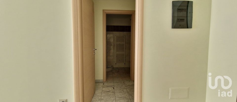 Two-room apartment of 64 m² in Genova (16133)