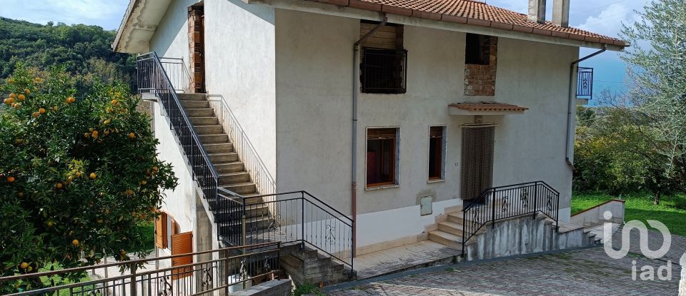 House 18 rooms of 270 m² in Santa Maria del Cedro (87020)