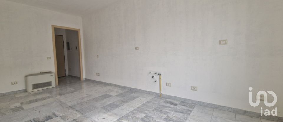Two-room apartment of 45 m² in Genova (16133)