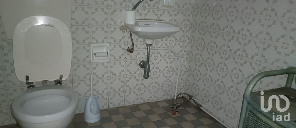 Shop / premises commercial of 115 m² in Mathi (10075)