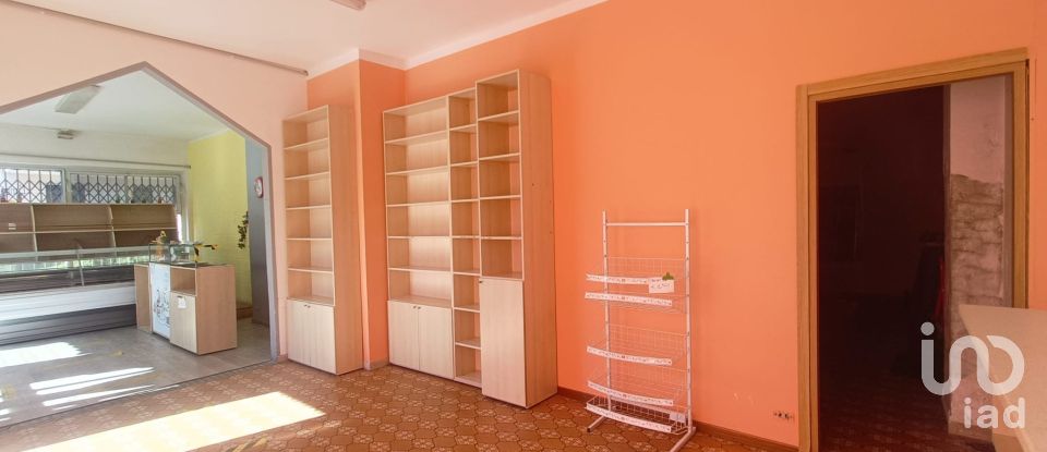 Shop / premises commercial of 115 m² in Mathi (10075)