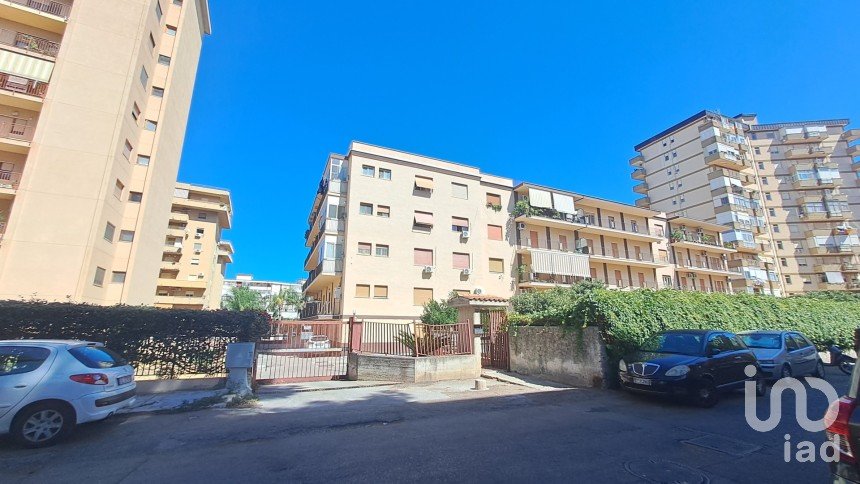 Apartment 8 rooms of 132 m² in Palermo (90124)