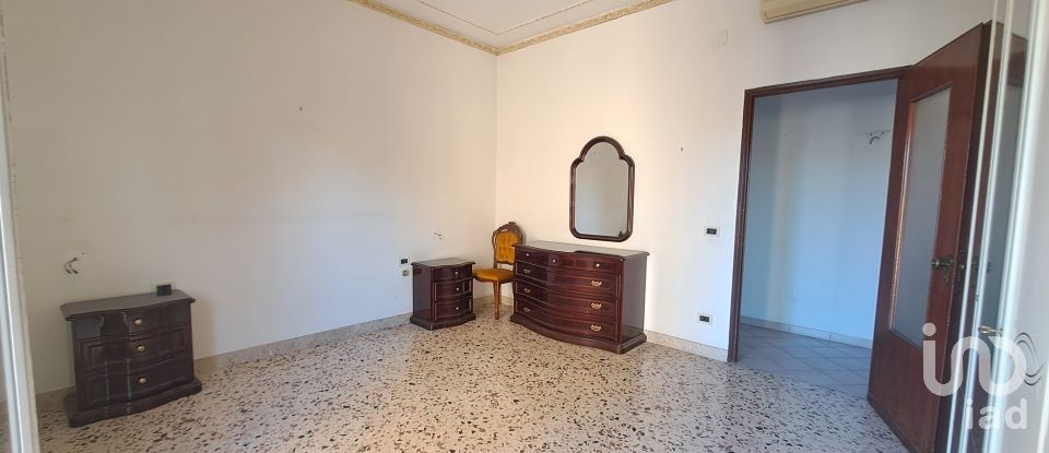 Apartment 8 rooms of 132 m² in Palermo (90124)