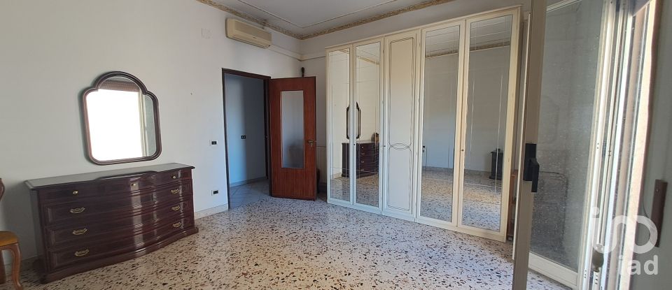 Apartment 8 rooms of 132 m² in Palermo (90124)