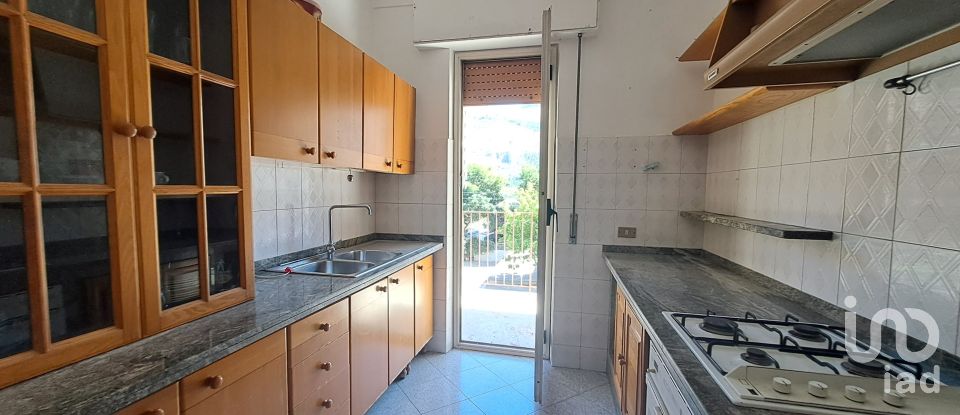 Apartment 8 rooms of 132 m² in Palermo (90124)