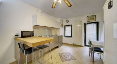 Casa indipendente 4 locali di 66 m² in Torino (10139)