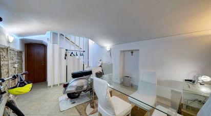 Casa indipendente 4 locali di 66 m² in Torino (10139)