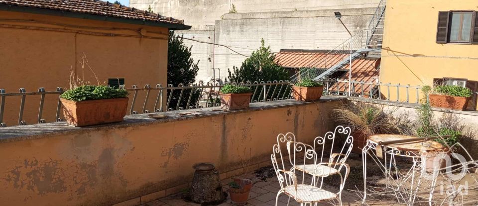 Villa Bifamiliare 11 locali di 185 m² in Acquapendente (01021)