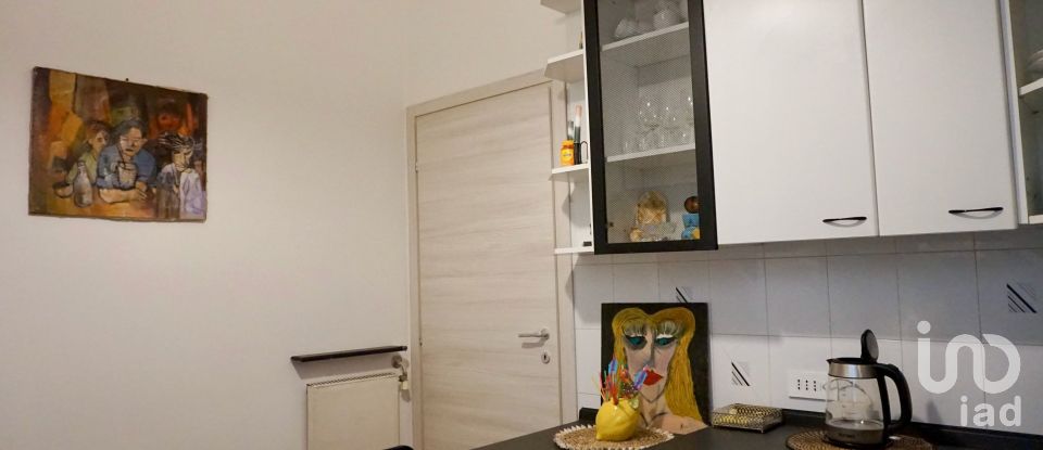 Three-room apartment of 73 m² in Genova (16143)