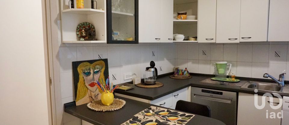 Three-room apartment of 73 m² in Genova (16143)