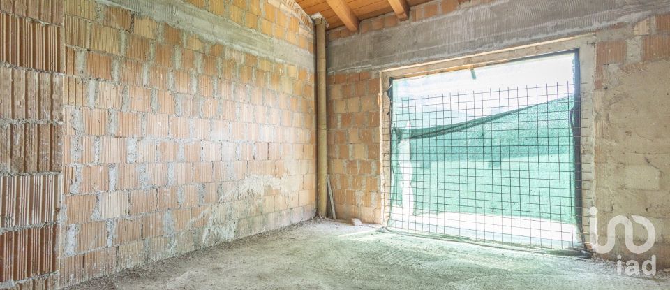 Villa Bifamiliare 9 locali di 170 m² in Osimo (60027)