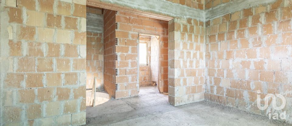 Villa Bifamiliare 9 locali di 170 m² in Osimo (60027)