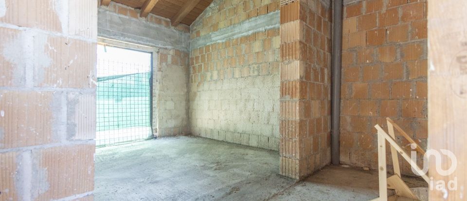 Villa Bifamiliare 9 locali di 170 m² in Osimo (60027)