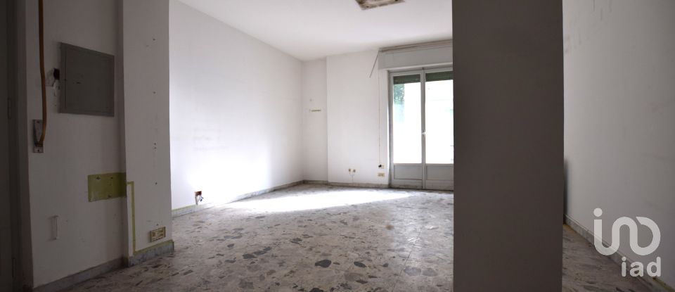 Varie superfici di 1.702 m² in Genova (16138)