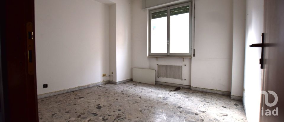 Varie superfici di 1.702 m² in Genova (16138)